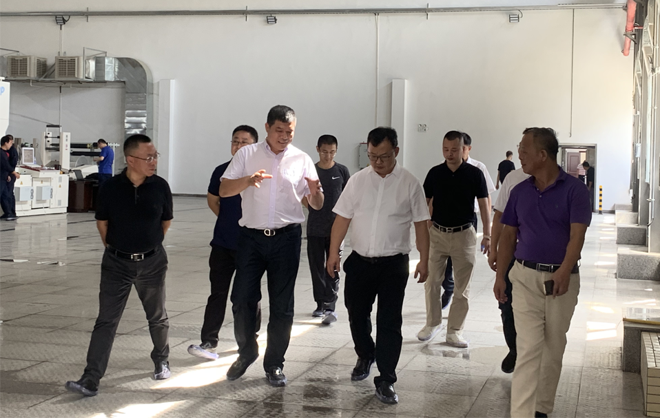 福清市代市长张新怿一行辅导 莅临冰球突破新资料科技工业园参观调研